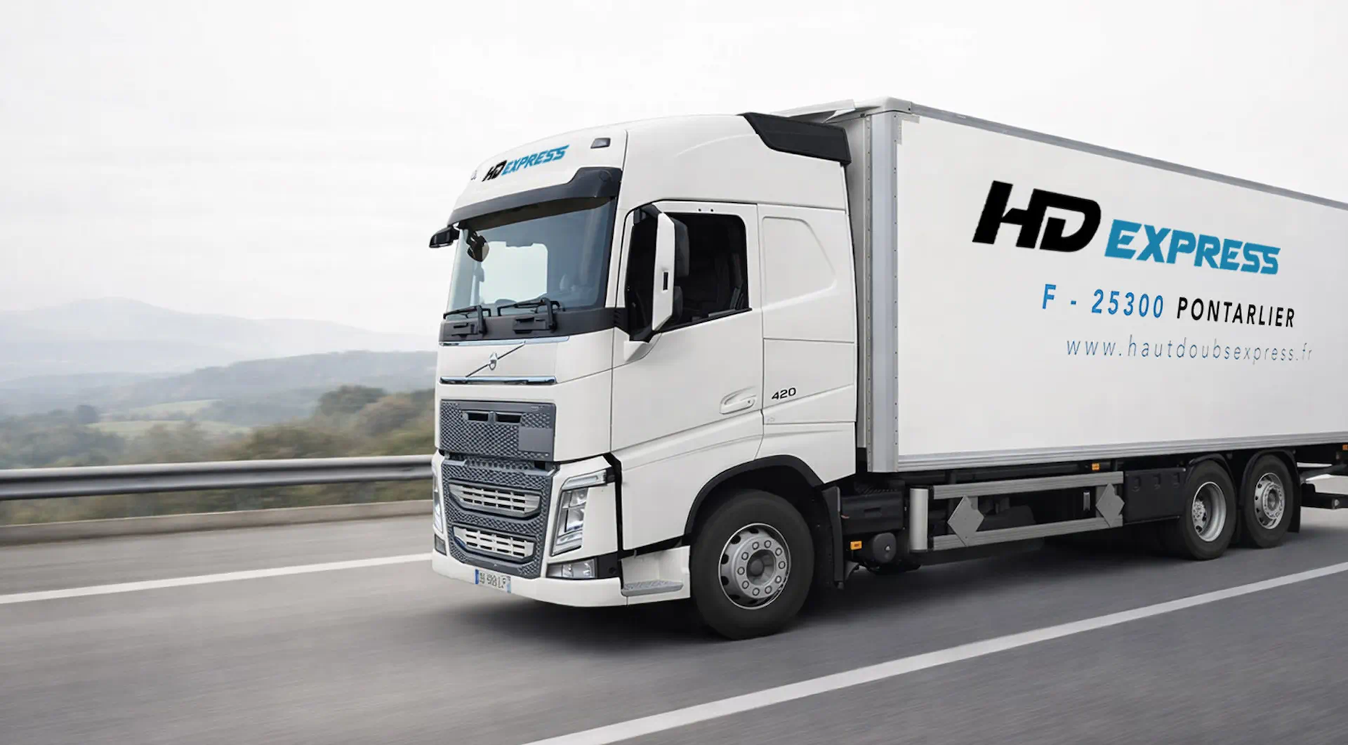 Transport express à Pontarlier, camion de transport service aux entreprises France-suisse. HD Express en transport urgent transfrontalier pour livraison professionnelle